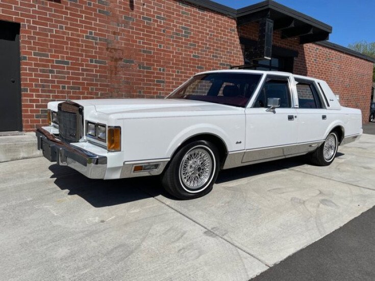 Photo for 1989 Lincoln Town Car